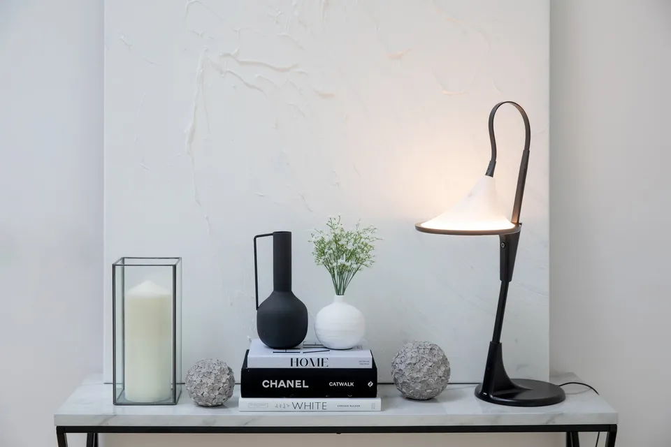 daylight-cometa-table-tischlampe-mit-usb-tageslicht image 1