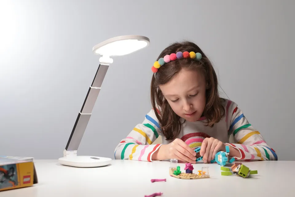 daylight-portable-lamps-foldi-go-tischleuchte-akku-faltbar image 1