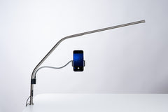 daylight-slimline-4-tischleuchte-handyhalter-set image 2