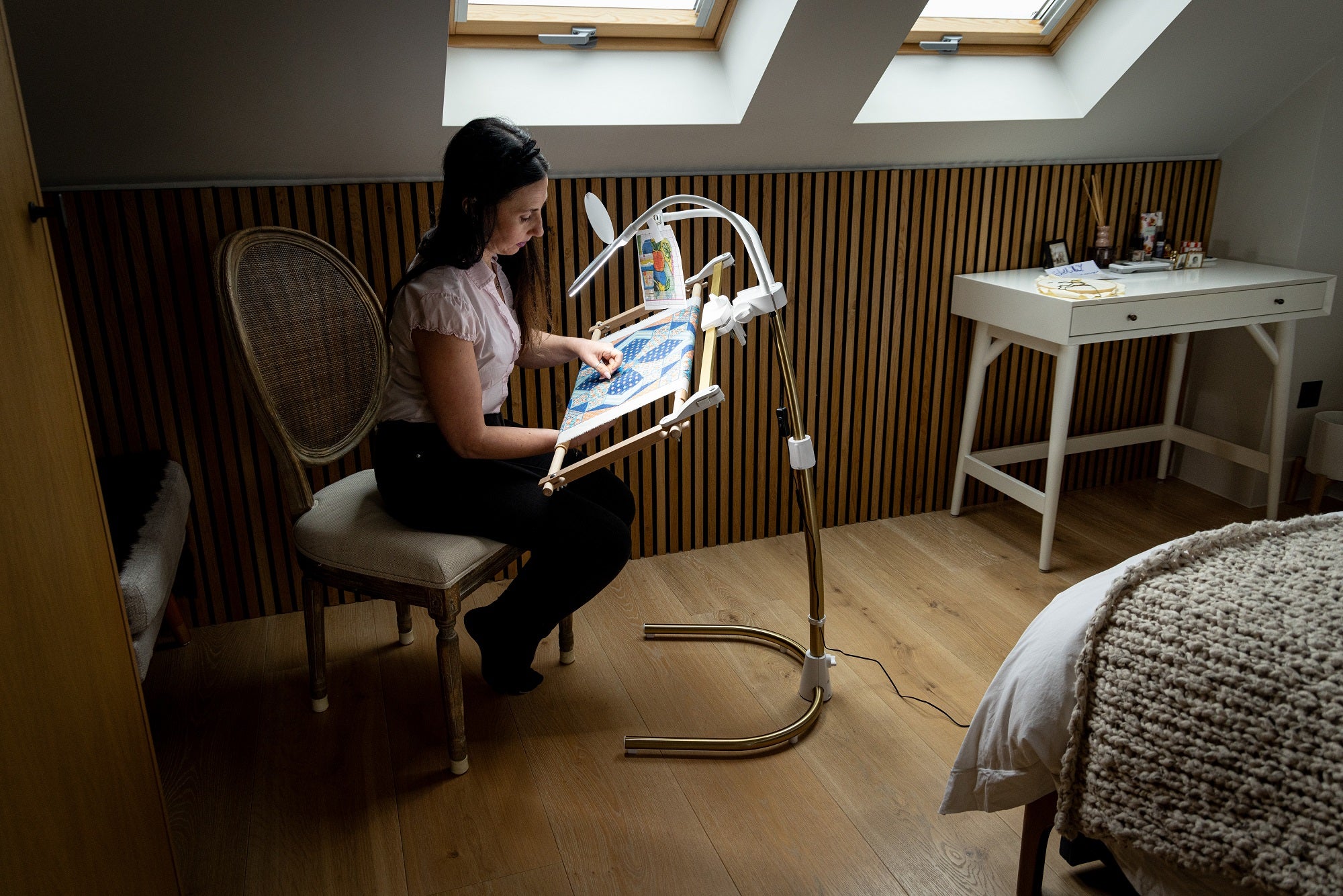 daylight-stitchsmart-2-lupe-chartholder-1-75x image 4