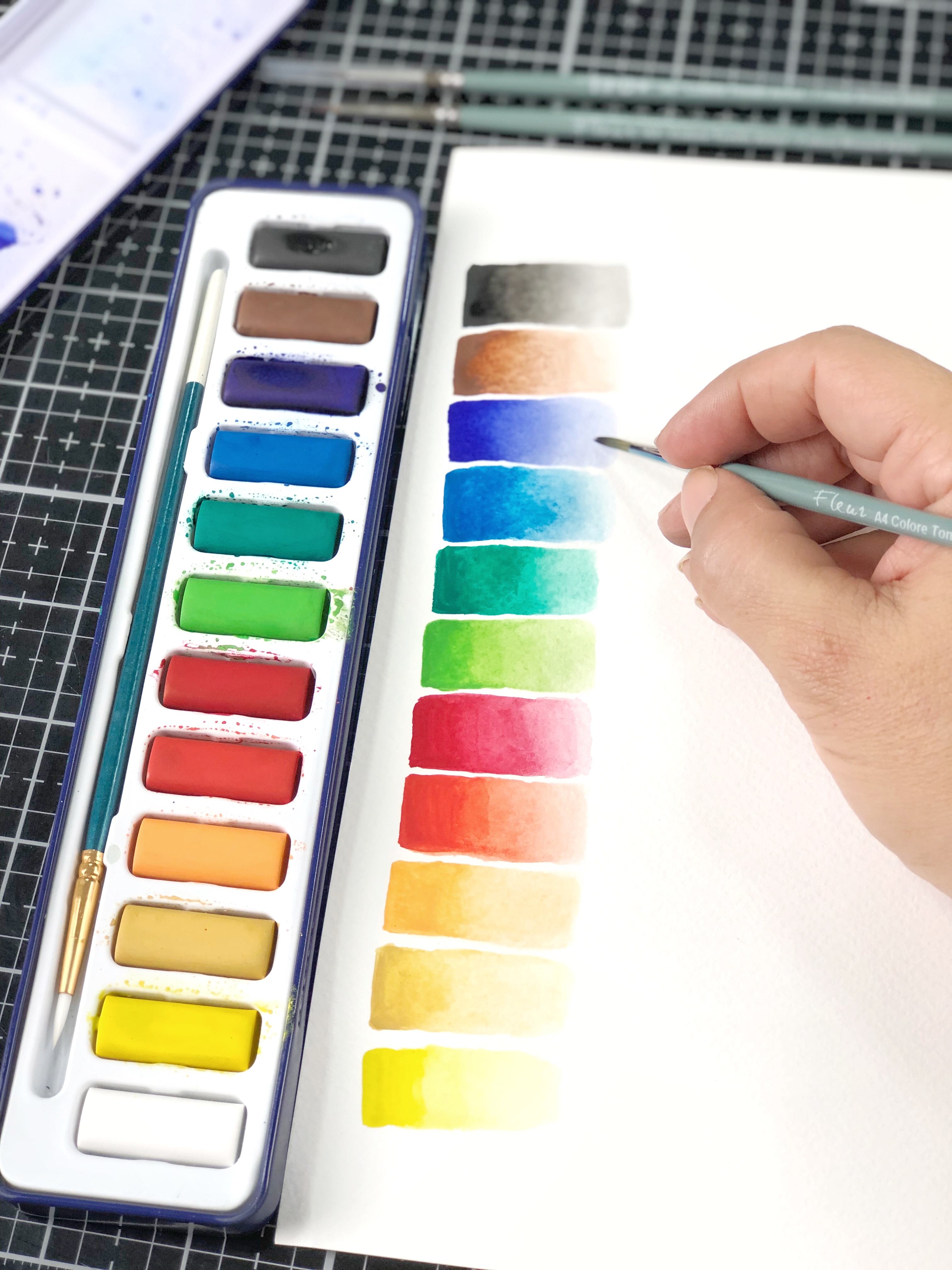 fleur-artists-aquarell-set-12-godets-pinsel-im-metallkasten image 2