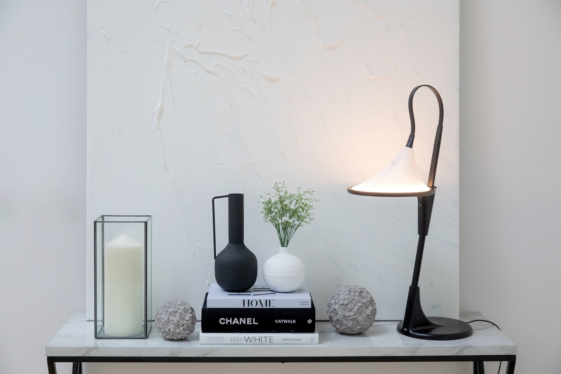 daylight-cometa-tischlampe-mit-usb-anschluss-led image 1