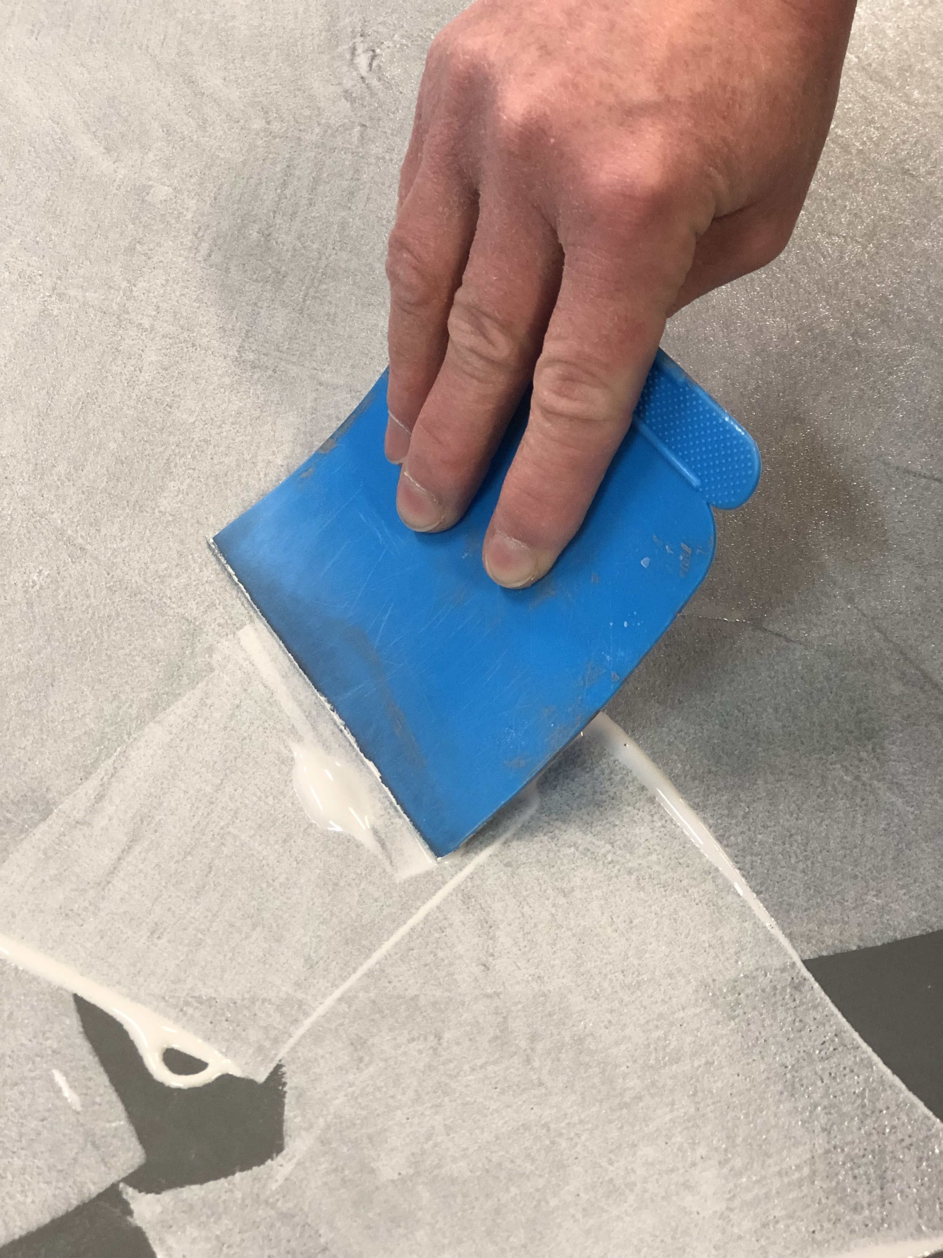 fleur-base-cemento-step-1-grundierung-grau-wasserbasis-zementtechnik image 3