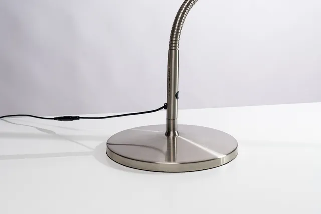 daylight-slimline-standfu-tischleuchtenfuss-edelstahl image 1