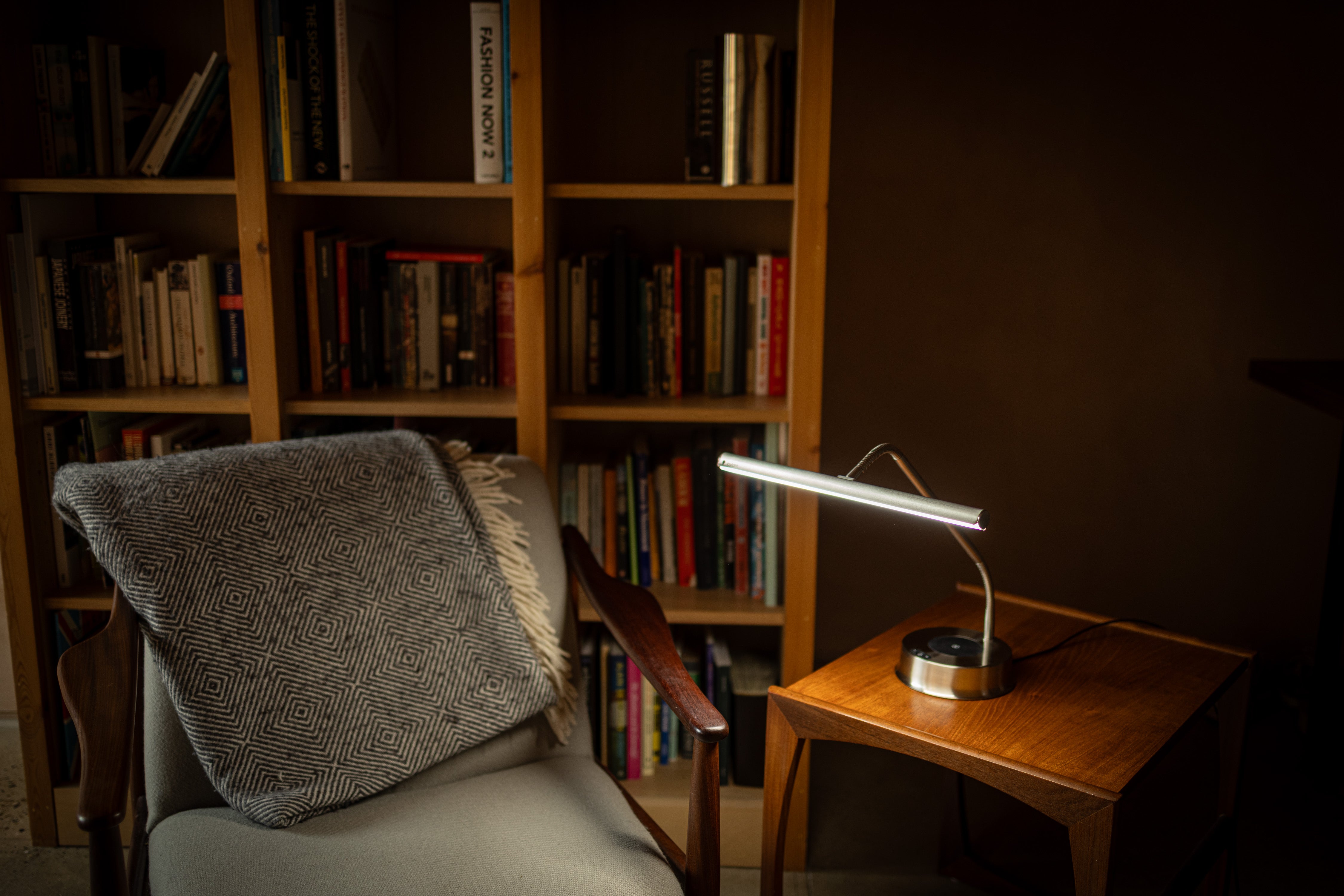 daylight-libra-schreibtischlampe-led-mit-ladefunktion image 2