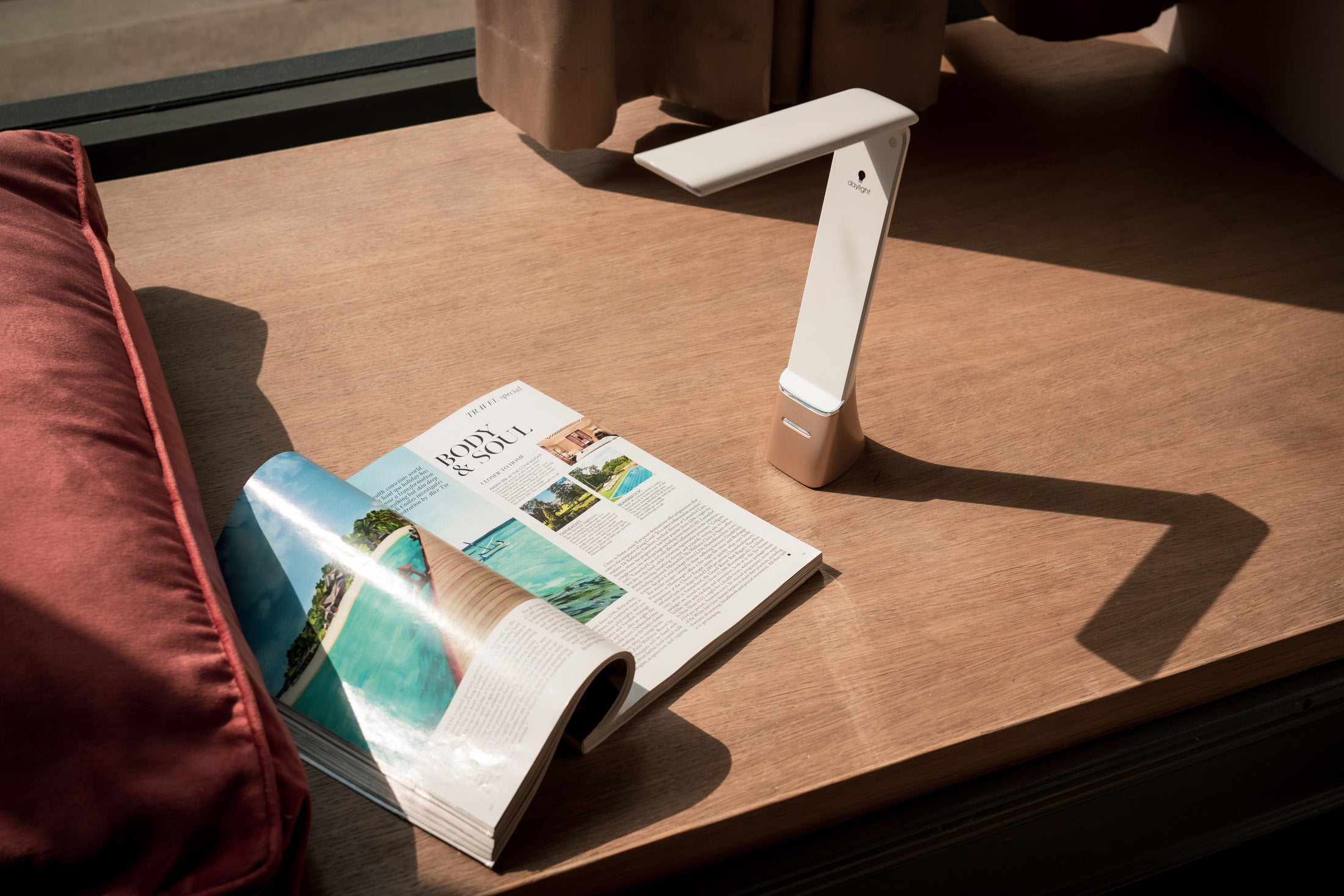 daylight-smart-go-tragbare-akku-lampe-mit-tageslicht image 2
