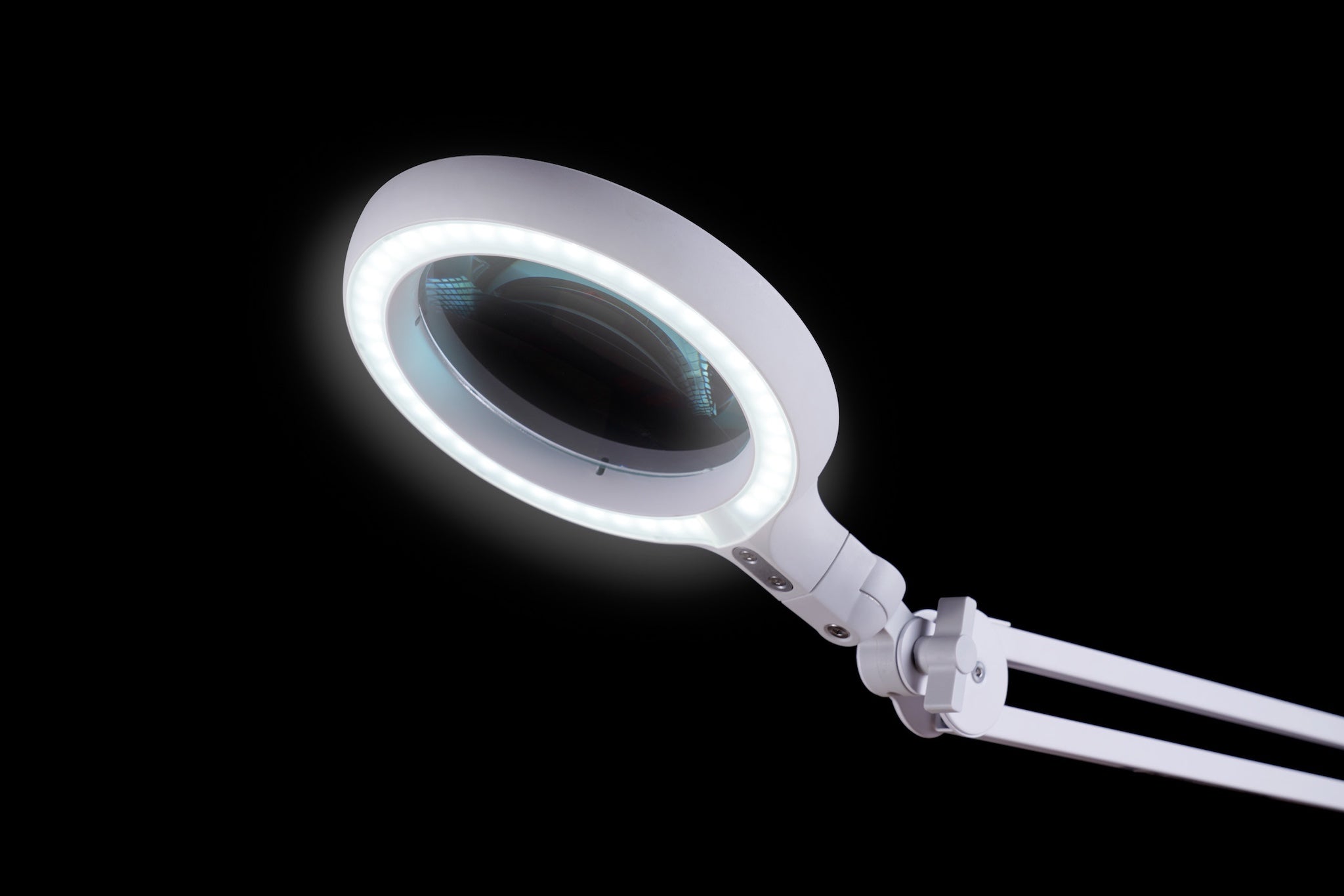 daylight-omega-5-lupenleuchte-mit-bodenstativ-bundle image 2