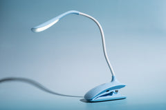 daylight-smart-clip-on-klemmleuchte-sky-blue-akku-usb image 3