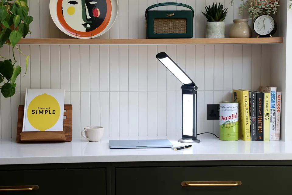 daylight-twosun-lichttherapielampe-tischlampe-dimmbar image 1