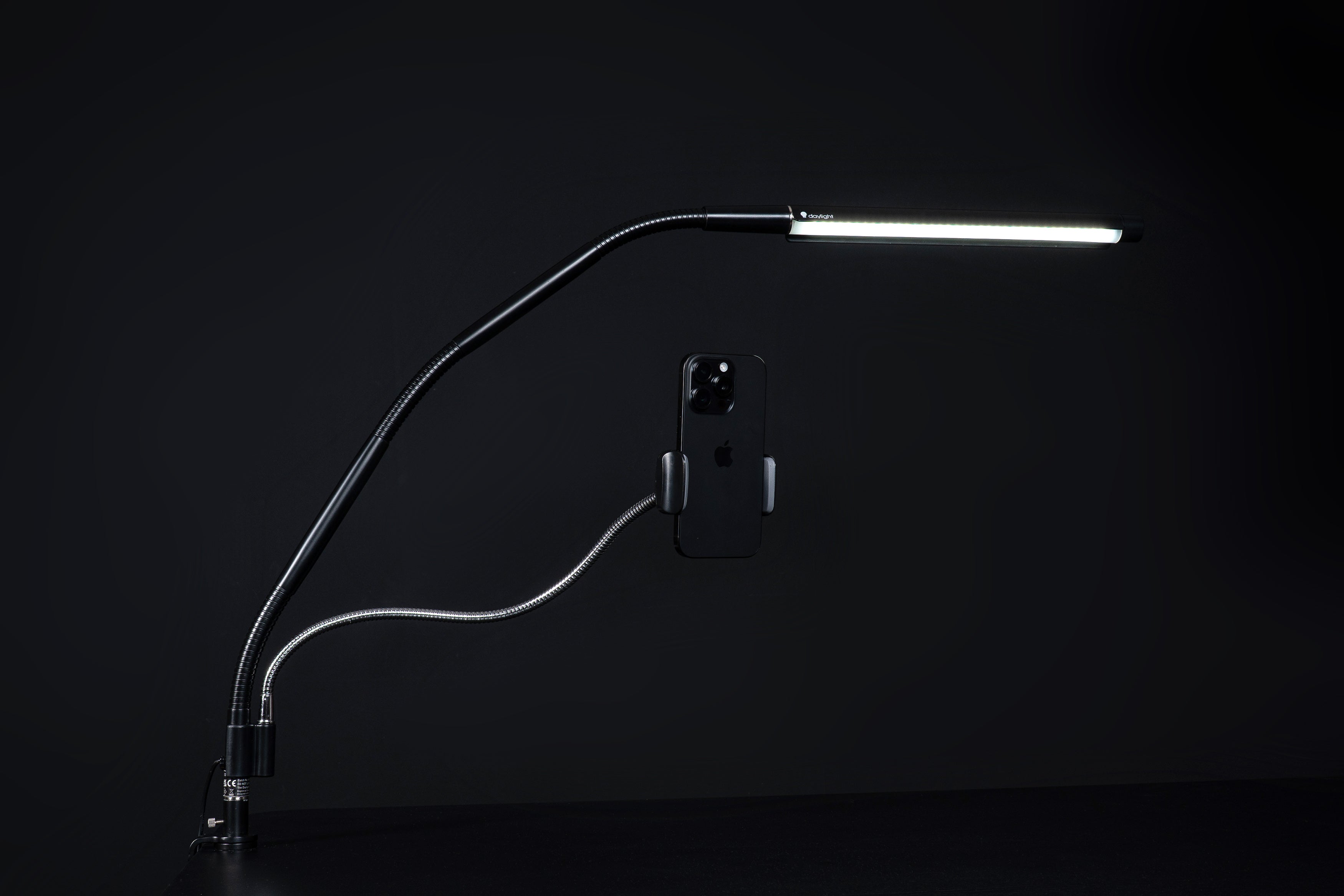 daylight-electra-tischlampe-mit-handyhalter-bundle image 3