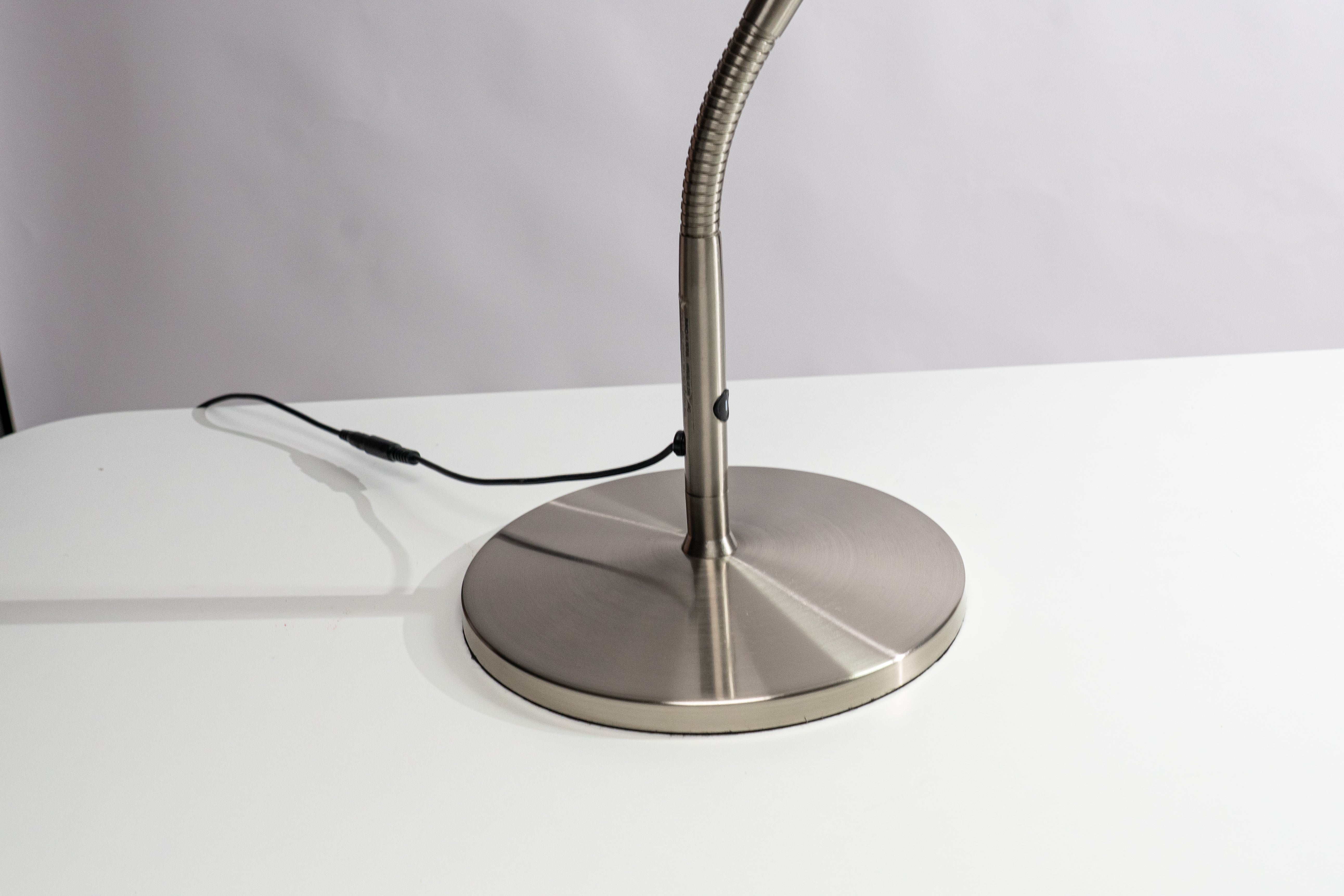 daylight-slimline-4-tischleuchte-bundle-mit-standfu image 1