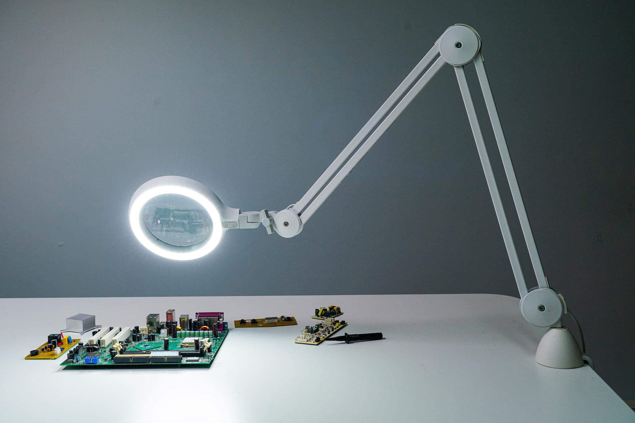 daylight-omega-5-lupenlampe-wei-3-und-5-dioptrien-led image 5