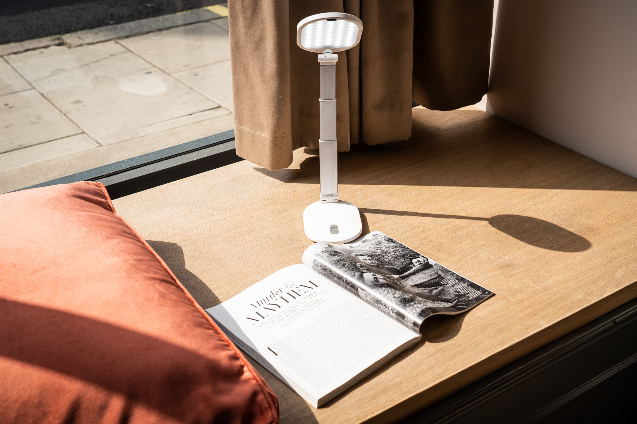 daylight-portable-lamps-foldi-go-tischleuchte-akku-faltbar image 2