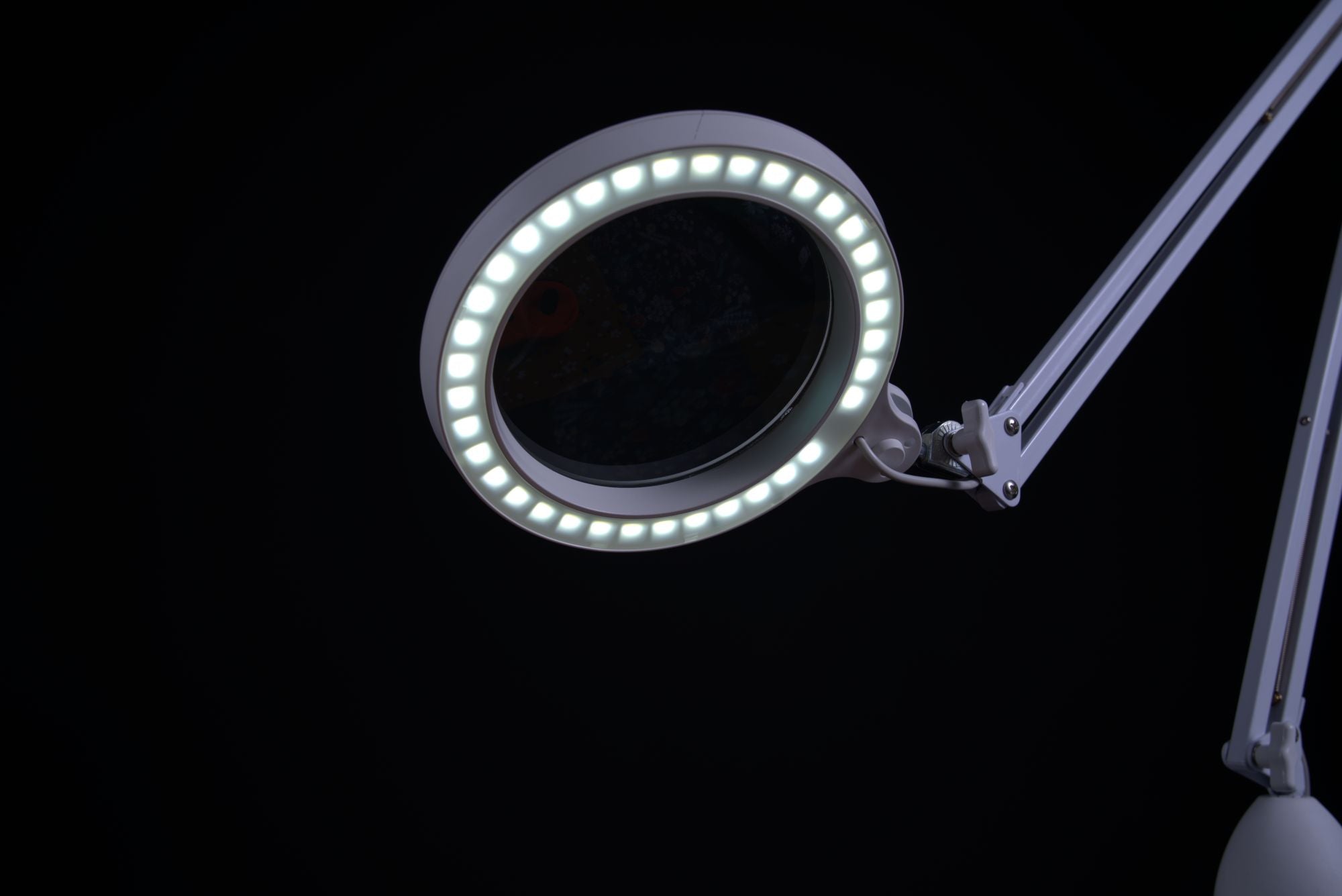 daylight-magnifiers-mag-lamp-s-lupenlampe-mit-klemmarm-1-75x image 3
